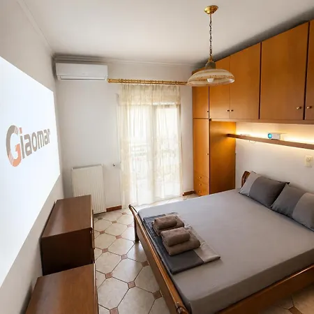 2-bedroom, 6 Guests, Center Apartment