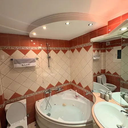 2-bedroom, 6 Guests, Center Apartment *
