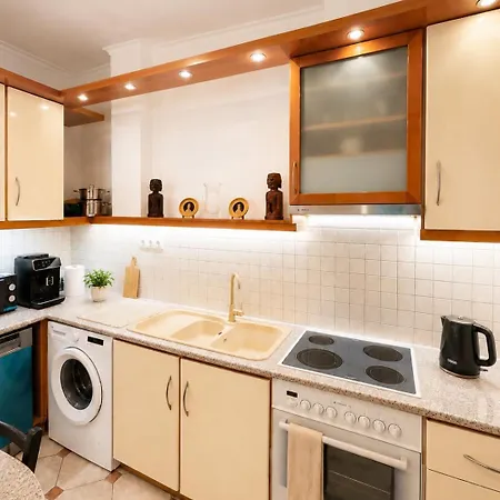 2-bedroom, 6 Guests, Center Salonicco